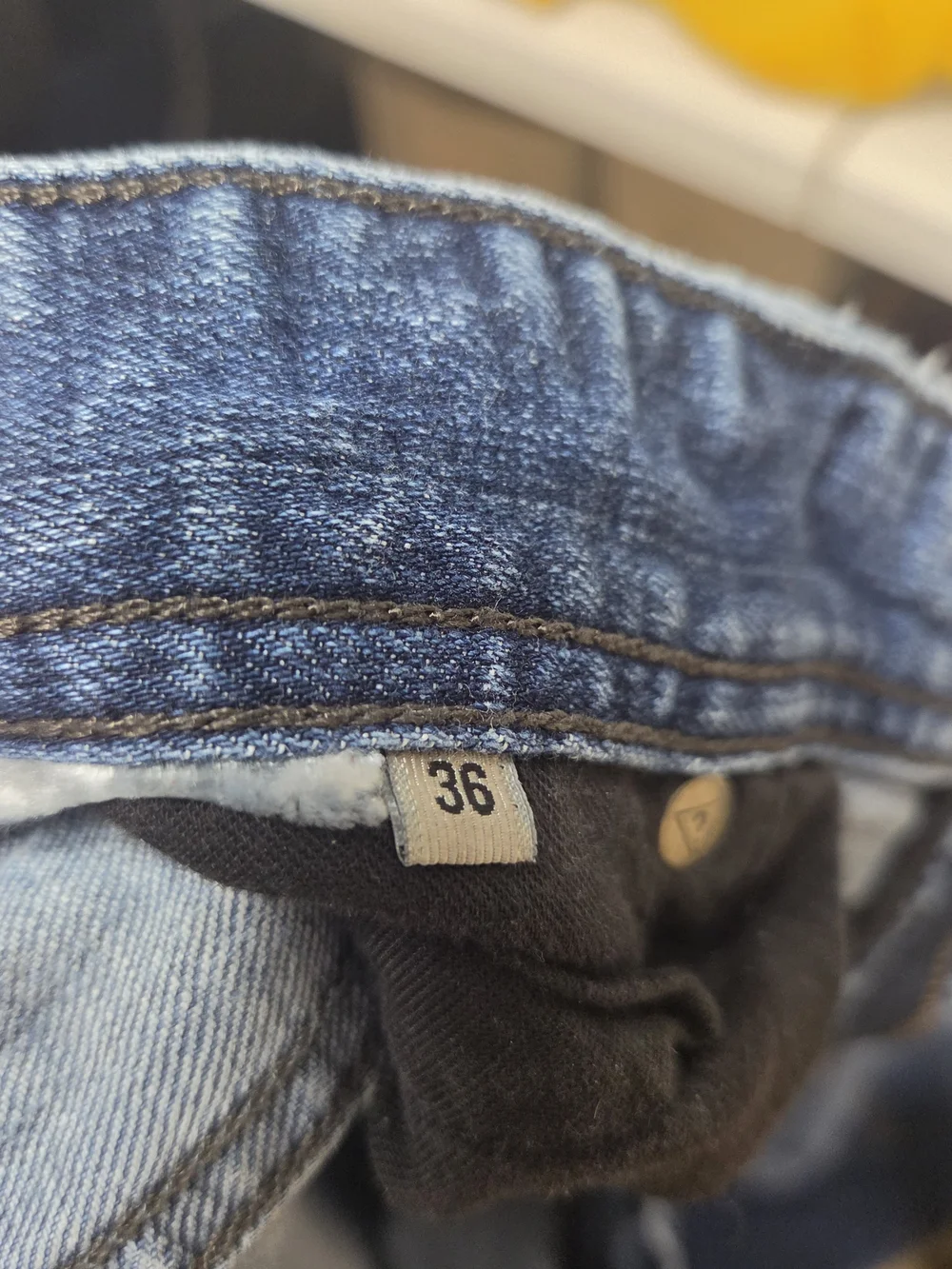 Guess Men's Straight Jeans in Mid Blue Wash